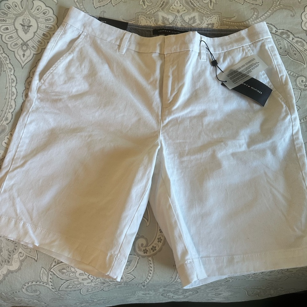 NWT Tommy hillfigre 7in white chino shorts 
Size 10